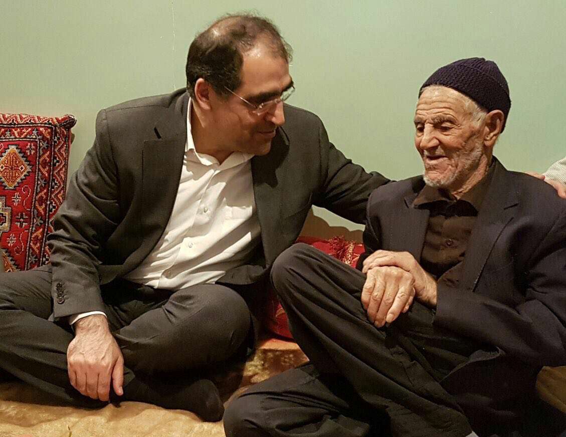 وزیر بهداشت با پدر سردار سلیمانی دیدار کرد
